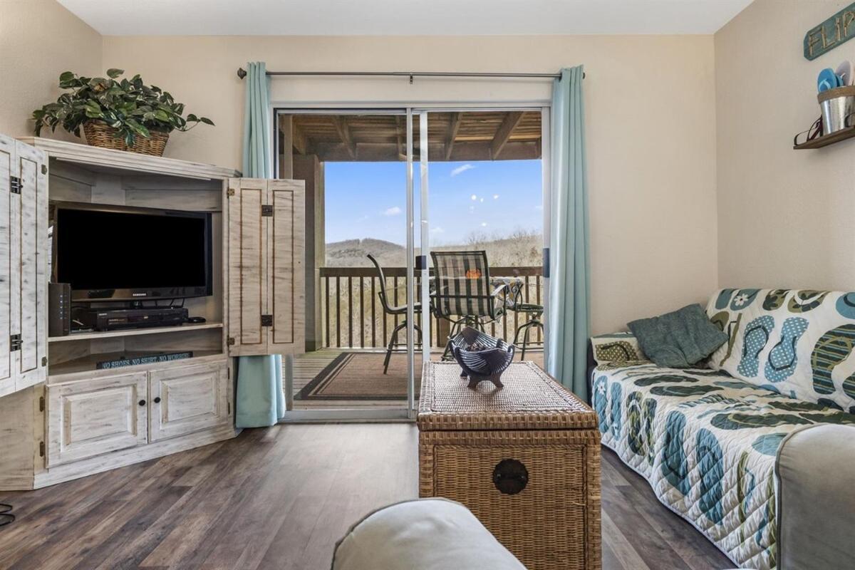Apartment The Cove 9-4 By Sdc, Big Deck, Pool, Hot Tub, Lake View, No Stairs Branson