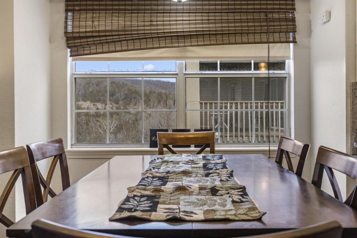 Apartment The Cove 9-4 By Sdc, Big Deck, Pool, Hot Tub, Lake View, No Stairs