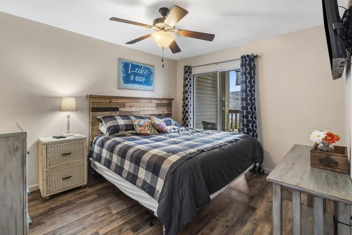 Apartment The Cove 9-4 By Sdc, Big Deck, Pool, Hot Tub, Lake View, No Stairs