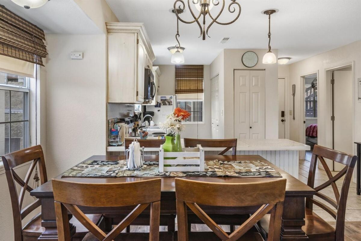 Apartment The Cove 9-4 By Sdc, Big Deck, Pool, Hot Tub, Lake View, No Stairs