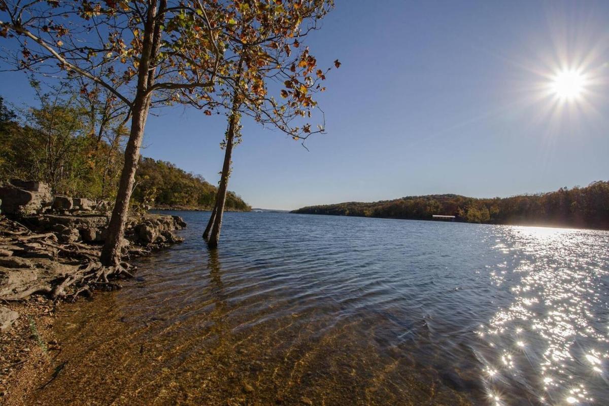 The Cove 5-3 By Sdc, Big Deck, Pool, Hot Tub, By Lake , No Stairs Branson