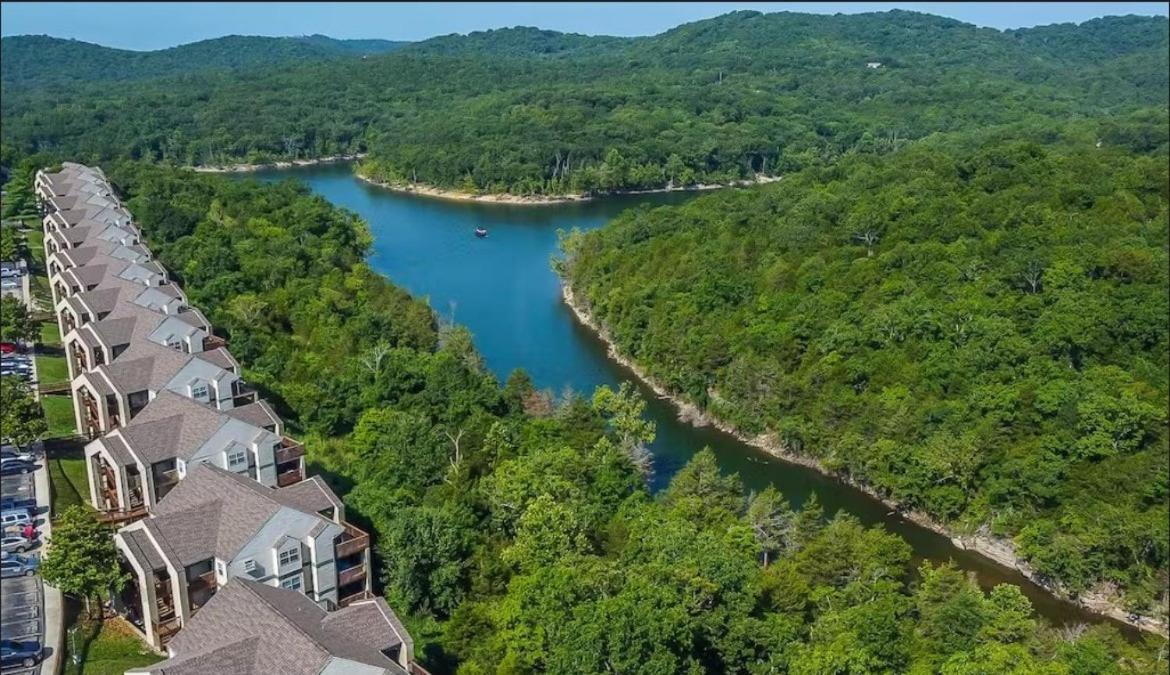The Cove 5-3 By Sdc, Big Deck, Pool, Hot Tub, By Lake , No Stairs Branson