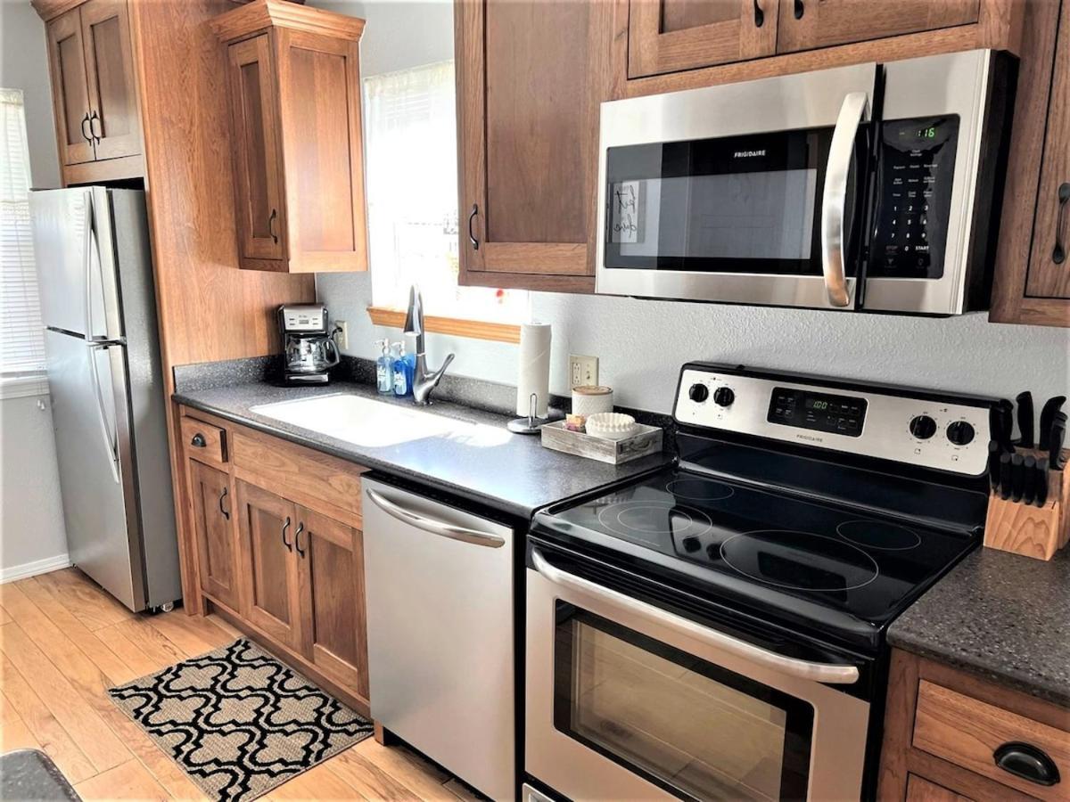 Apartment The Cove 8-3 By Sdc, Big Deck, Pool, Hot Tub, Lake View, No Stairs
