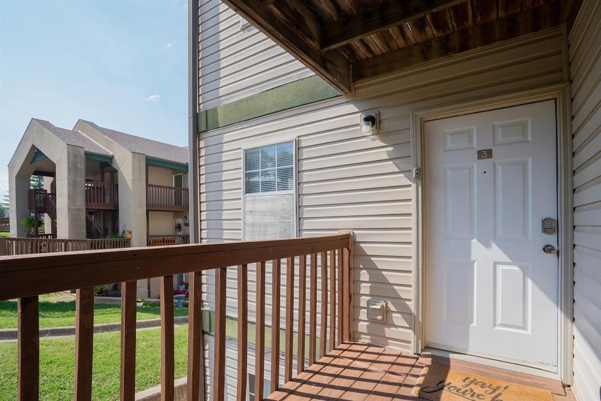 Apartment The Cove 8-3 By Sdc, Big Deck, Pool, Hot Tub, Lake View, No Stairs