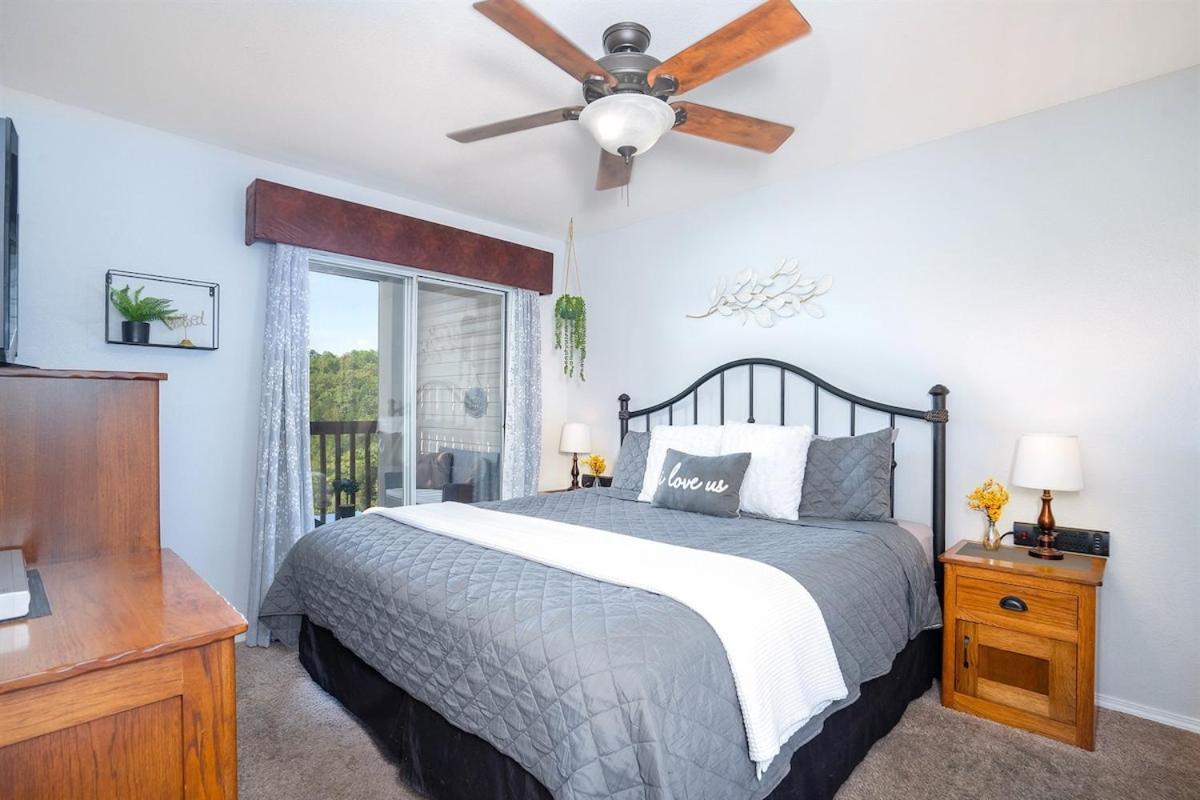The Cove 8-3 By Sdc, Big Deck, Pool, Hot Tub, Lake View, No Stairs Apartment