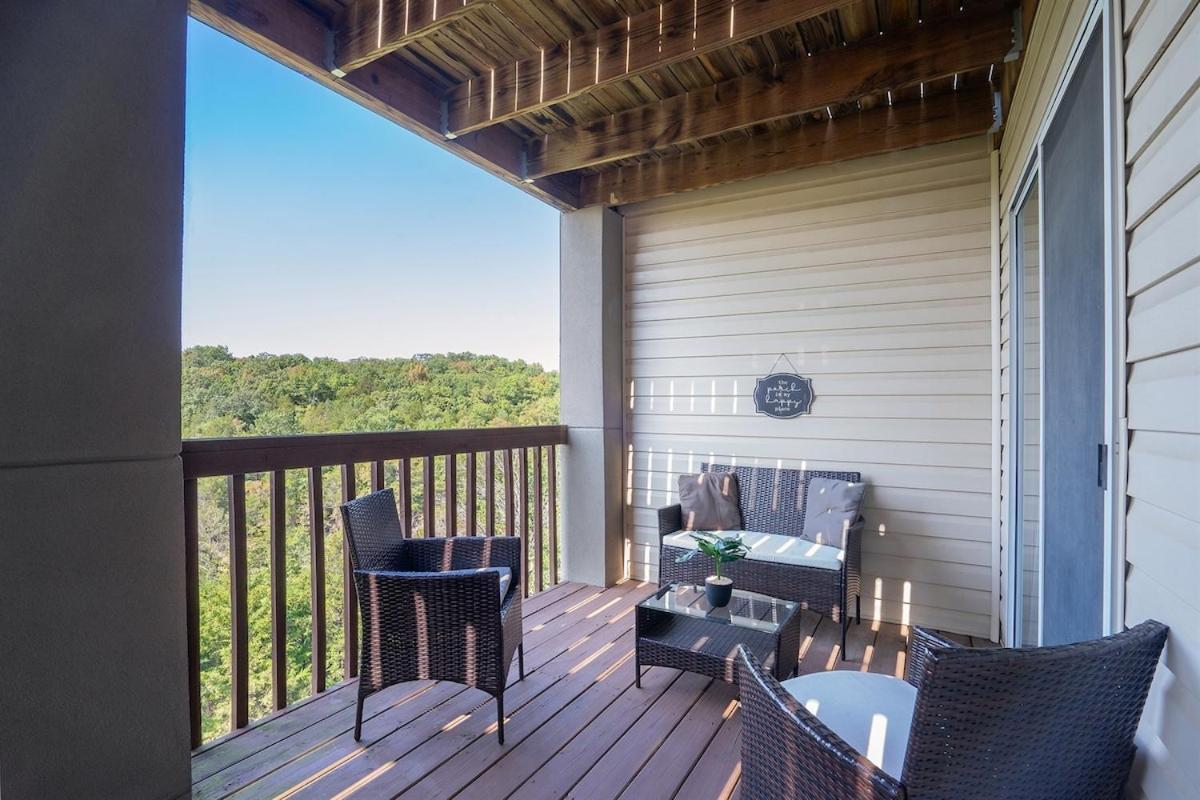 Apartment The Cove 8-3 By Sdc, Big Deck, Pool, Hot Tub, Lake View, No Stairs *