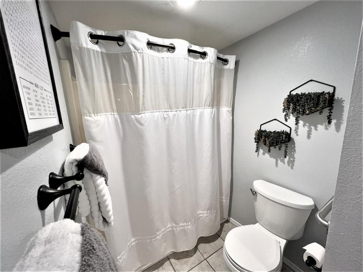 Apartment The Cove 8-3 By Sdc, Big Deck, Pool, Hot Tub, Lake View, No Stairs *
