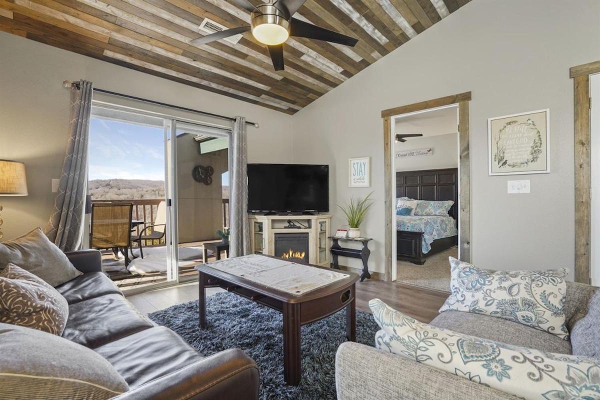 Apartment The Cove 4-5 By Sdc, Big Deck, Pool, Hot Tub, By Lake