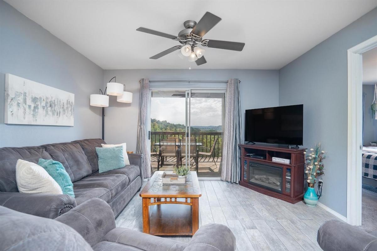 Apartment The Cove 39-3 By Sdc, Big Deck, Pool, Hot Tub, Lake View, No Stairs