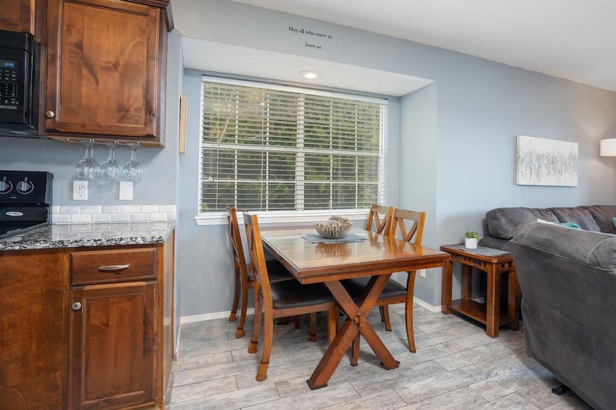 The Cove 39-3 By Sdc, Big Deck, Pool, Hot Tub, Lake View, No Stairs