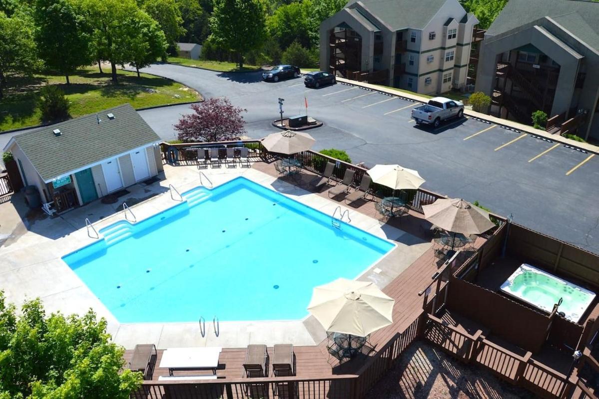 The Cove 39-3 By Sdc, Big Deck, Pool, Hot Tub, Lake View, No Stairs Branson