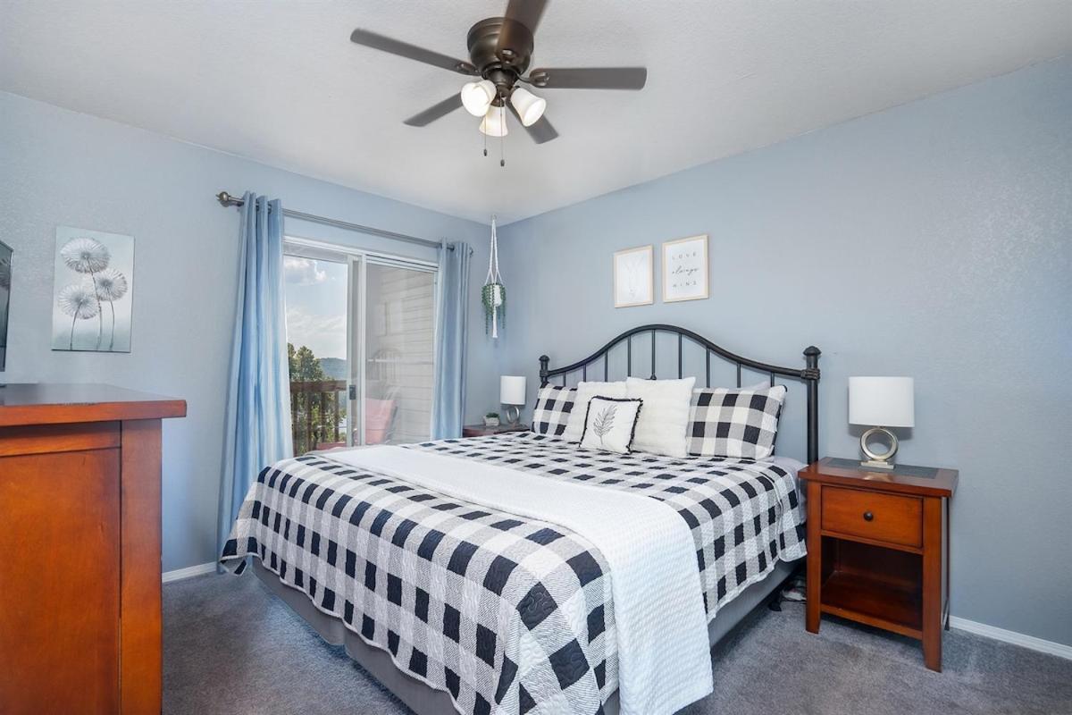 Apartment The Cove 39-3 By Sdc, Big Deck, Pool, Hot Tub, Lake View, No Stairs *