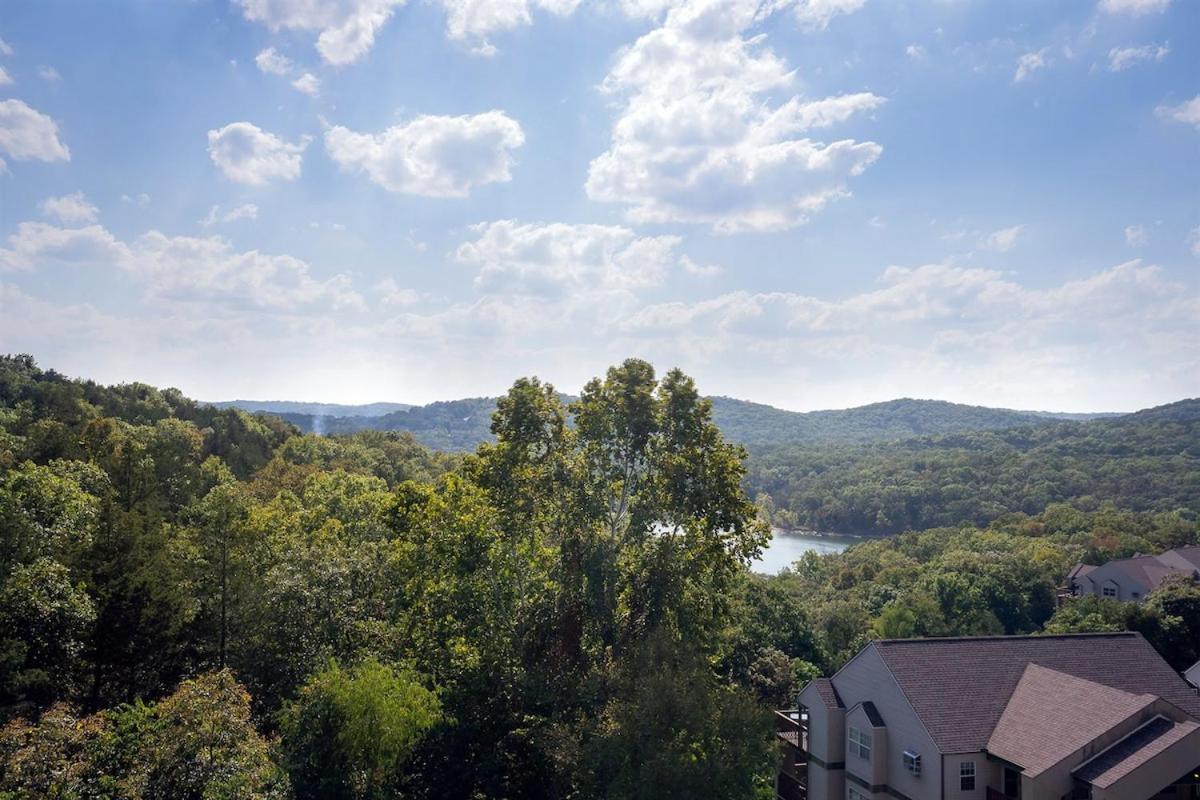 The Cove 39-3 By Sdc, Big Deck, Pool, Hot Tub, Lake View, No Stairs * Branson