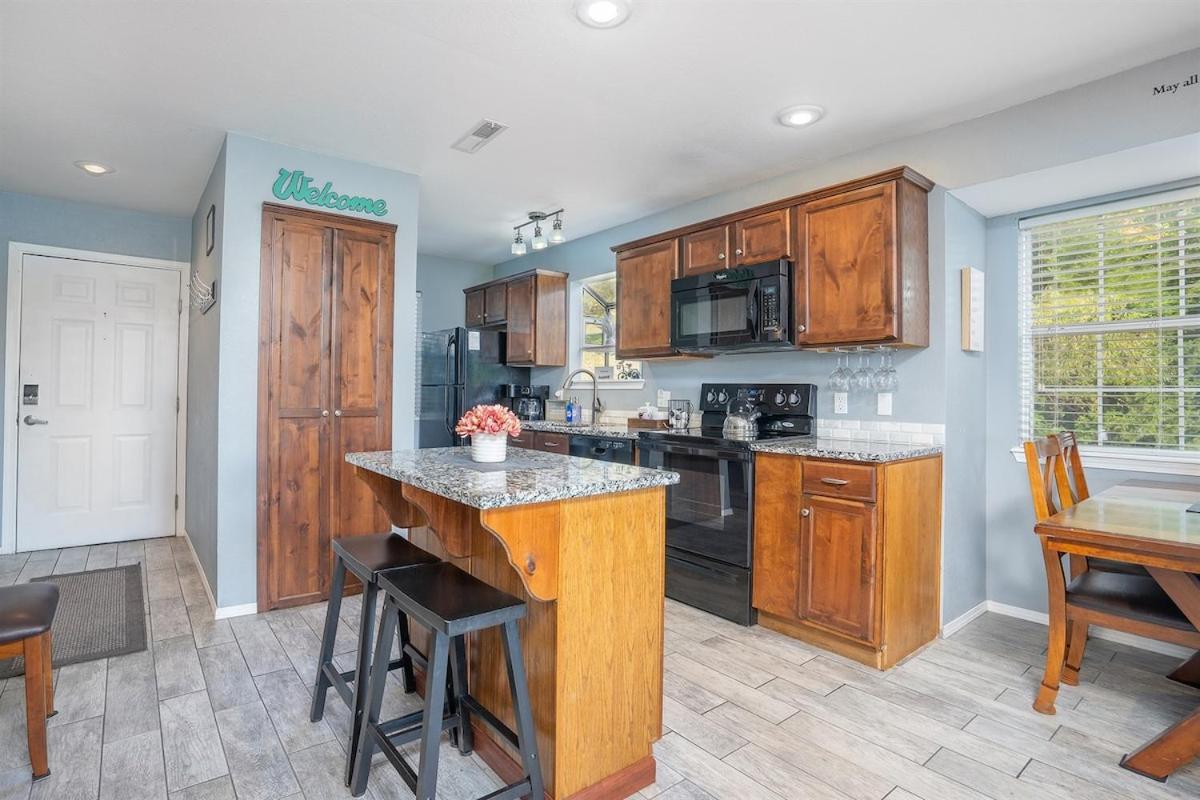 Apartment The Cove 39-3 By Sdc, Big Deck, Pool, Hot Tub, Lake View, No Stairs