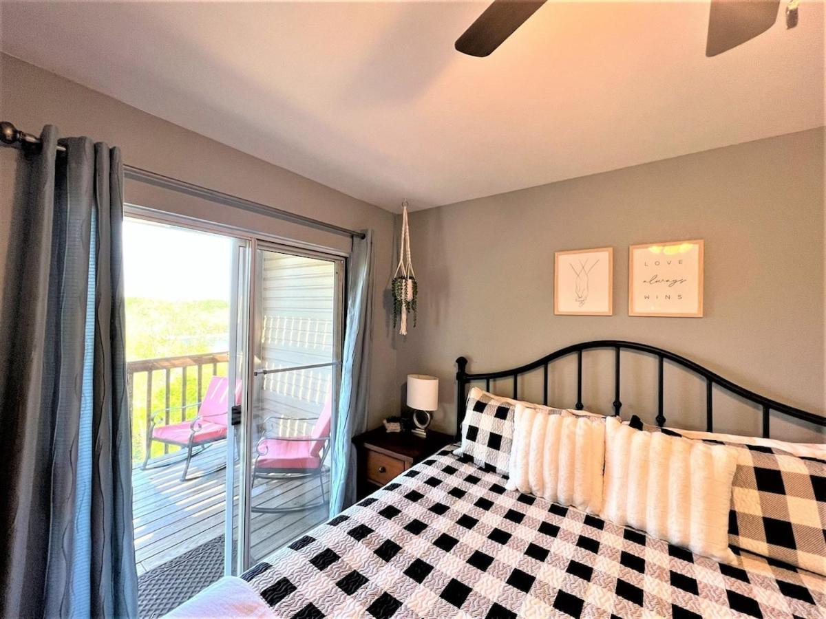 Apartment The Cove 39-3 By Sdc, Big Deck, Pool, Hot Tub, Lake View, No Stairs