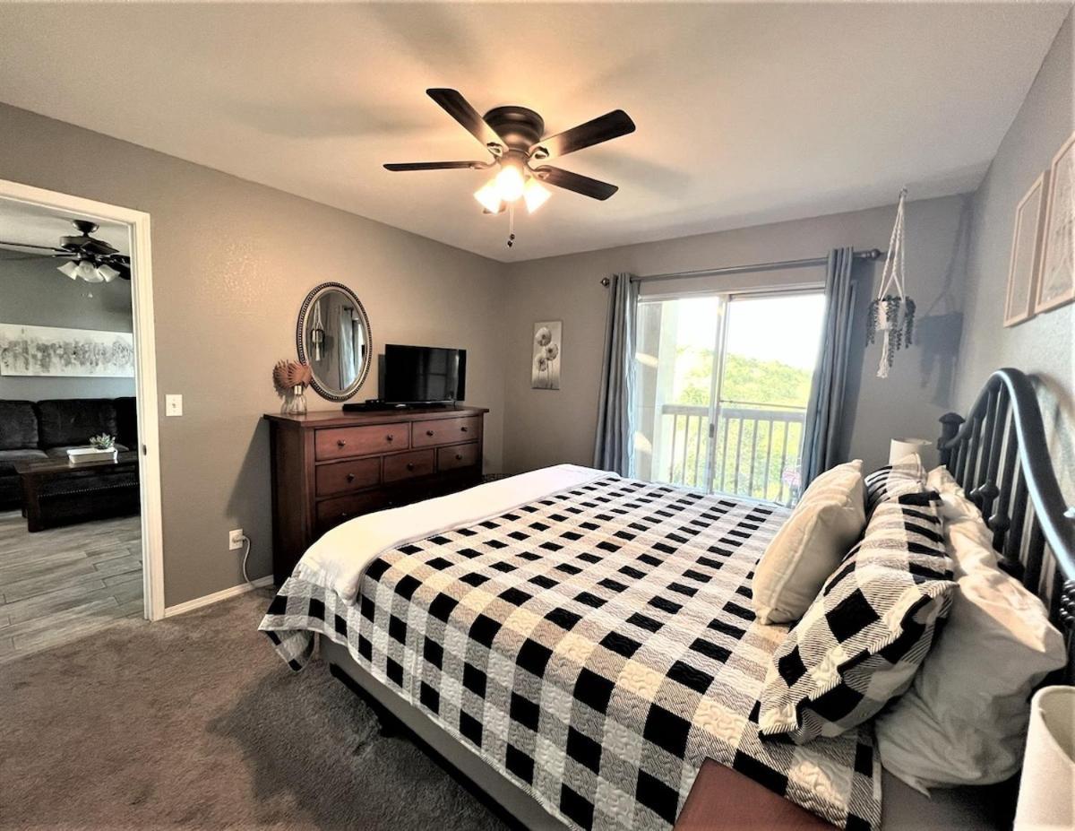 Apartment The Cove 39-3 By Sdc, Big Deck, Pool, Hot Tub, Lake View, No Stairs Branson