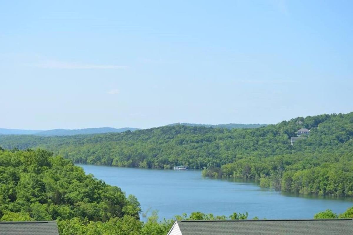 The Cove 39-3 By Sdc, Big Deck, Pool, Hot Tub, Lake View, No Stairs Branson