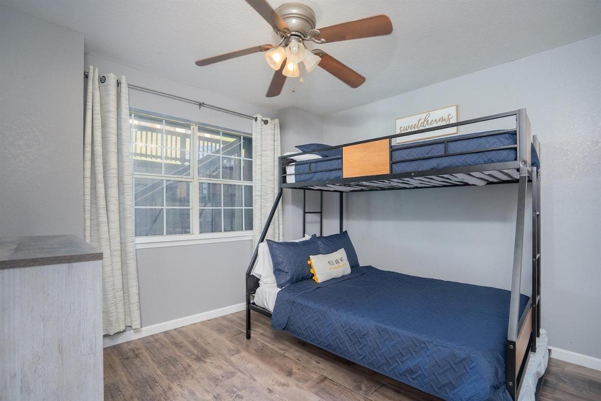 Apartment The Cove 26-2 By Sdc, Big Deck, Pool, Hot Tub, By Lake *