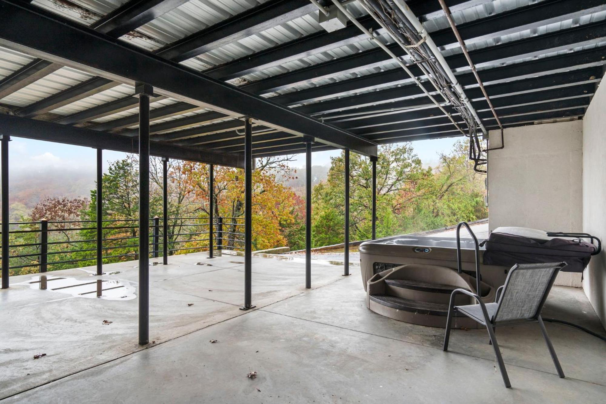 Holiday home Townhouse W Tree & Views-billiards-air Hockey-free Tix-pvt Hot Tub-basketball-garage Branson
