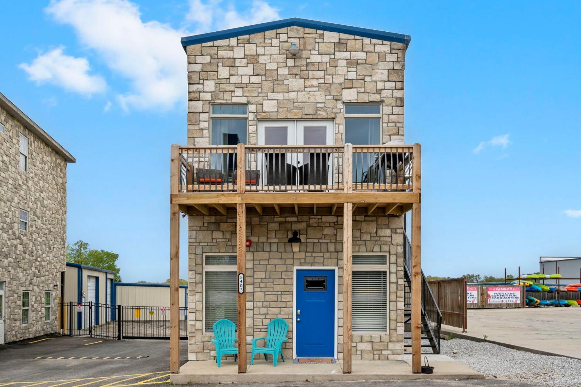 Holiday home 1 Mile To State Park Marina- Free Daily Tickets- Table Rock Near- Arcades! *