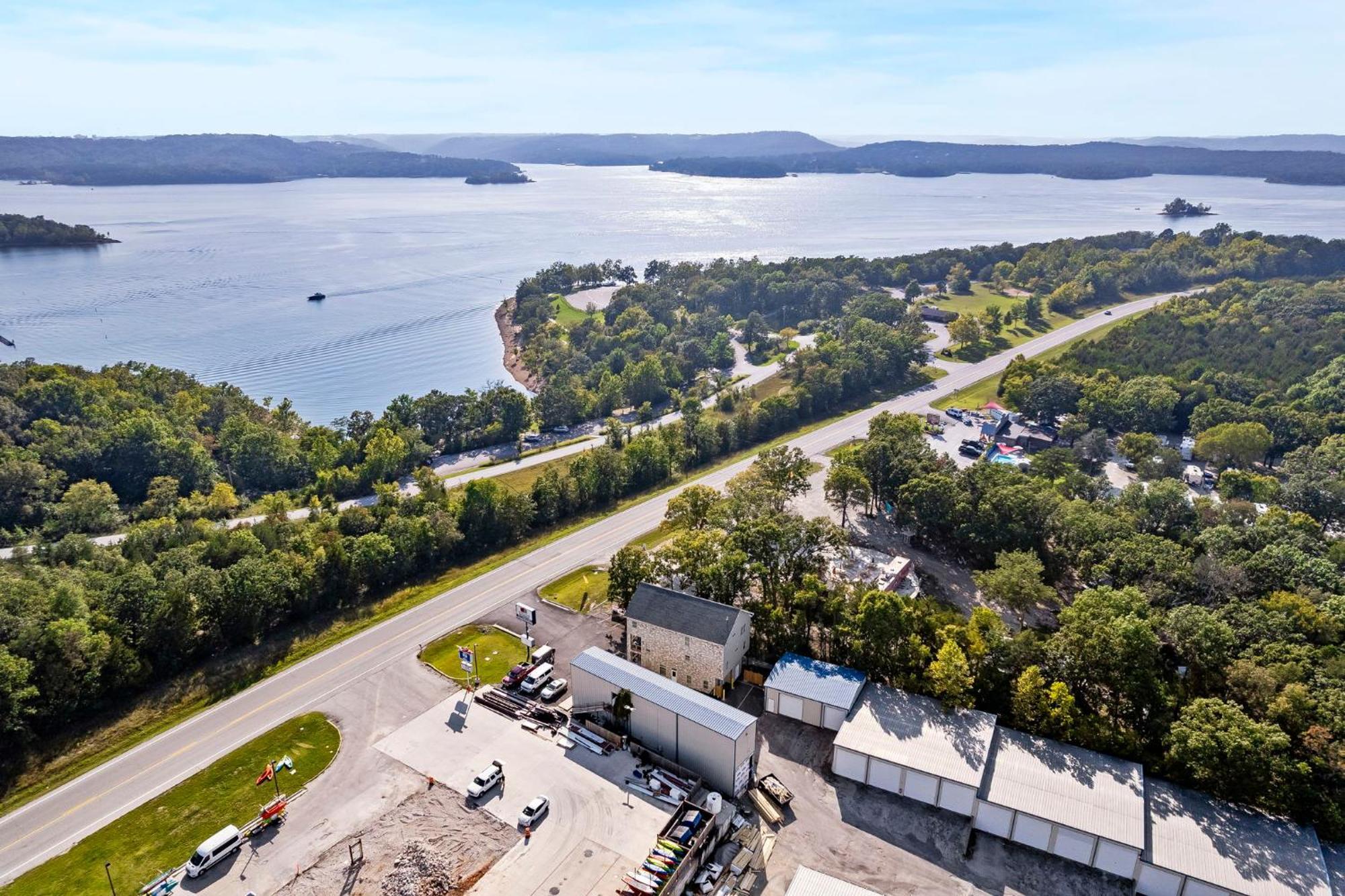 1 Mile To State Park Marina- Free Daily Tickets- Table Rock Near- Arcades! Branson