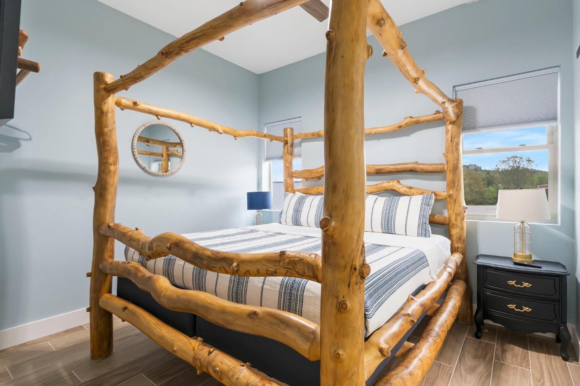 1 Mile To State Park Marina- Free Daily Tickets- Table Rock Near- Arcades! * Branson
