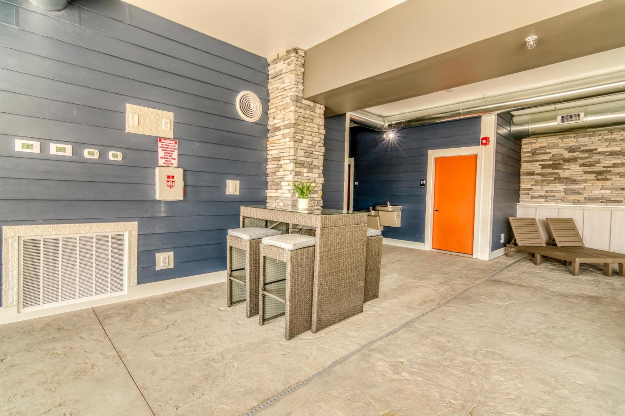 Pvt Outdoor Pool-multiple Arcades-pvt Hot Tub-free Attraction Tickets-firepit-lake View *