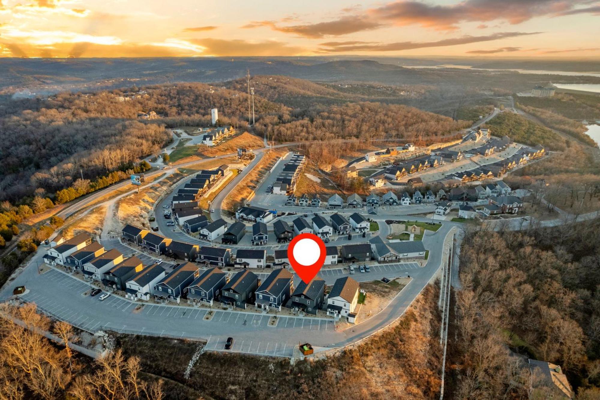 Pvt Outdoor Pool-multiple Arcades-pvt Hot Tub-free Attraction Tickets-firepit-lake View Branson