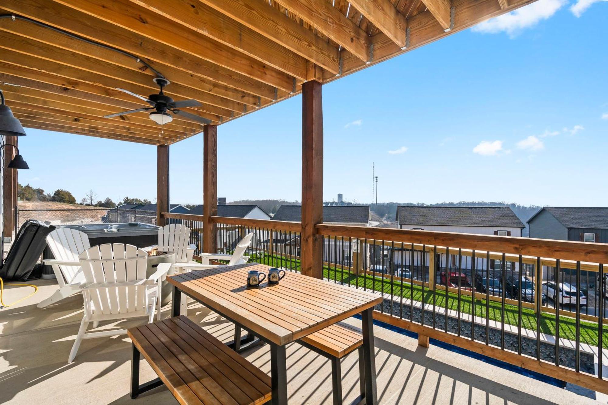 Holiday home Pvt Outdoor Pool-multiple Arcades-pvt Hot Tub-free Attraction Tickets-firepit-lake View Branson
