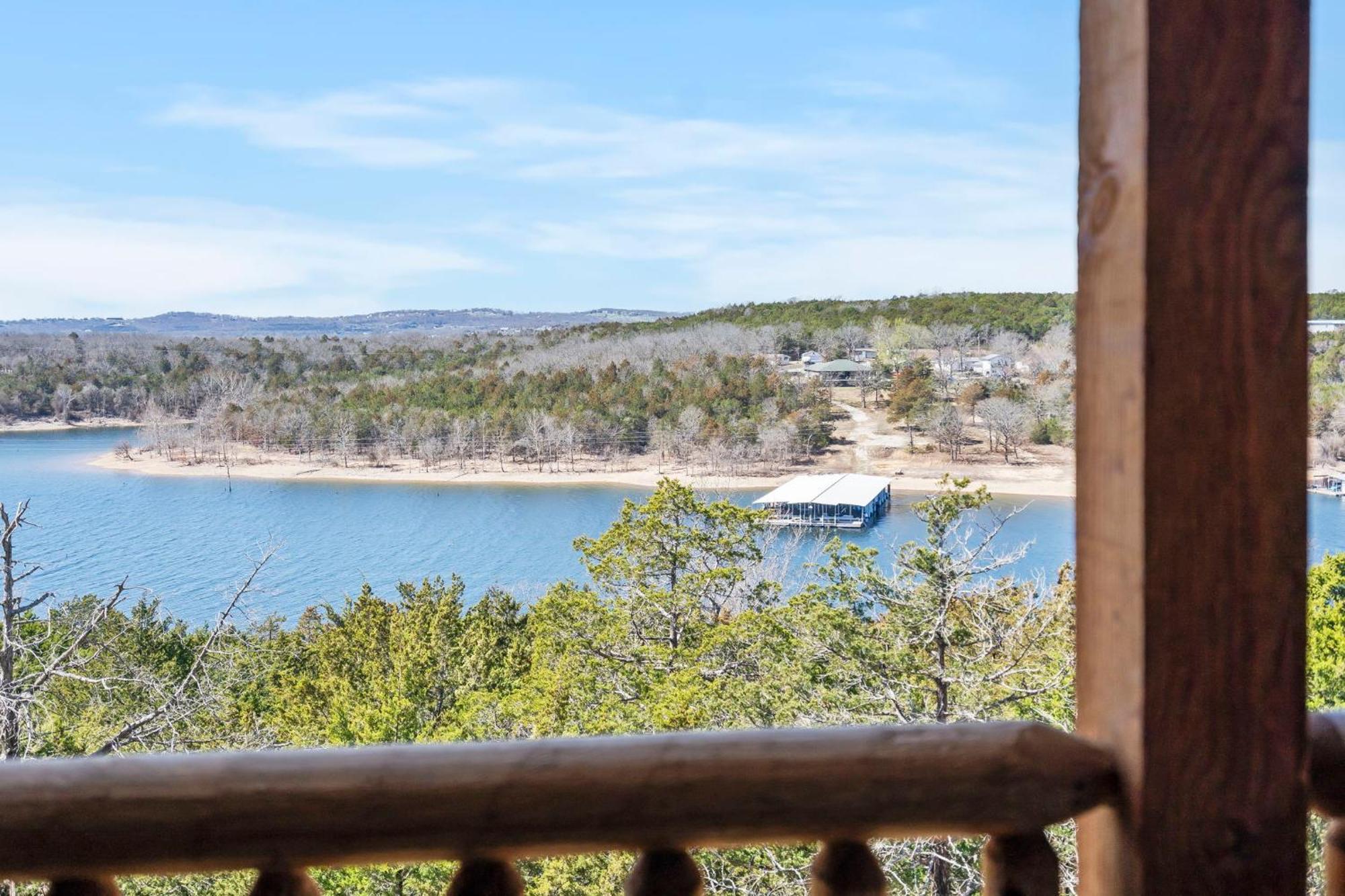 New Log Cabin, Pvt Hot Tub, Free Daily Activities, Shuffleboard, Arcade Holiday home Branson