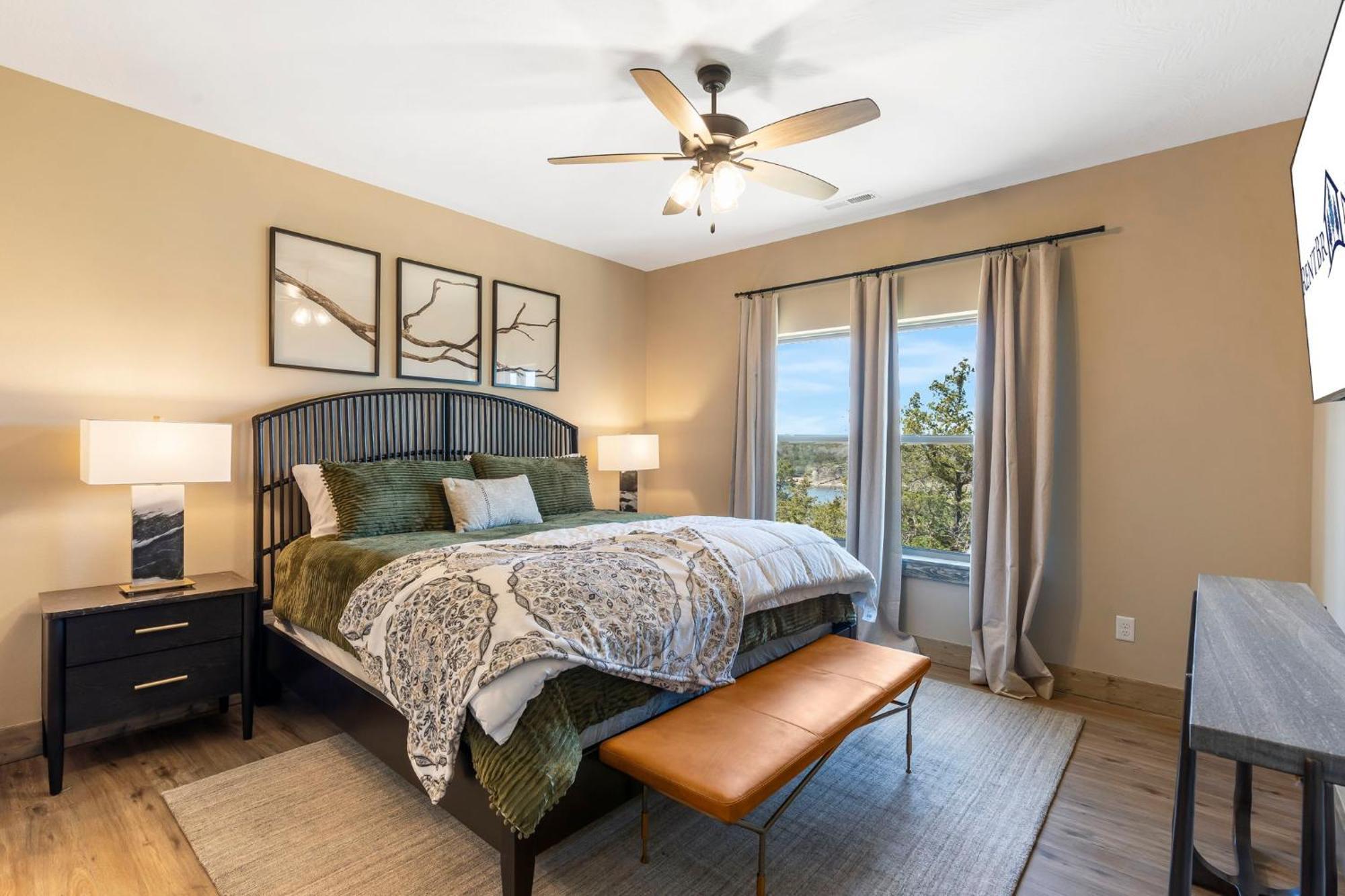 New Log Cabin, Pvt Hot Tub, Free Daily Activities, Shuffleboard, Arcade