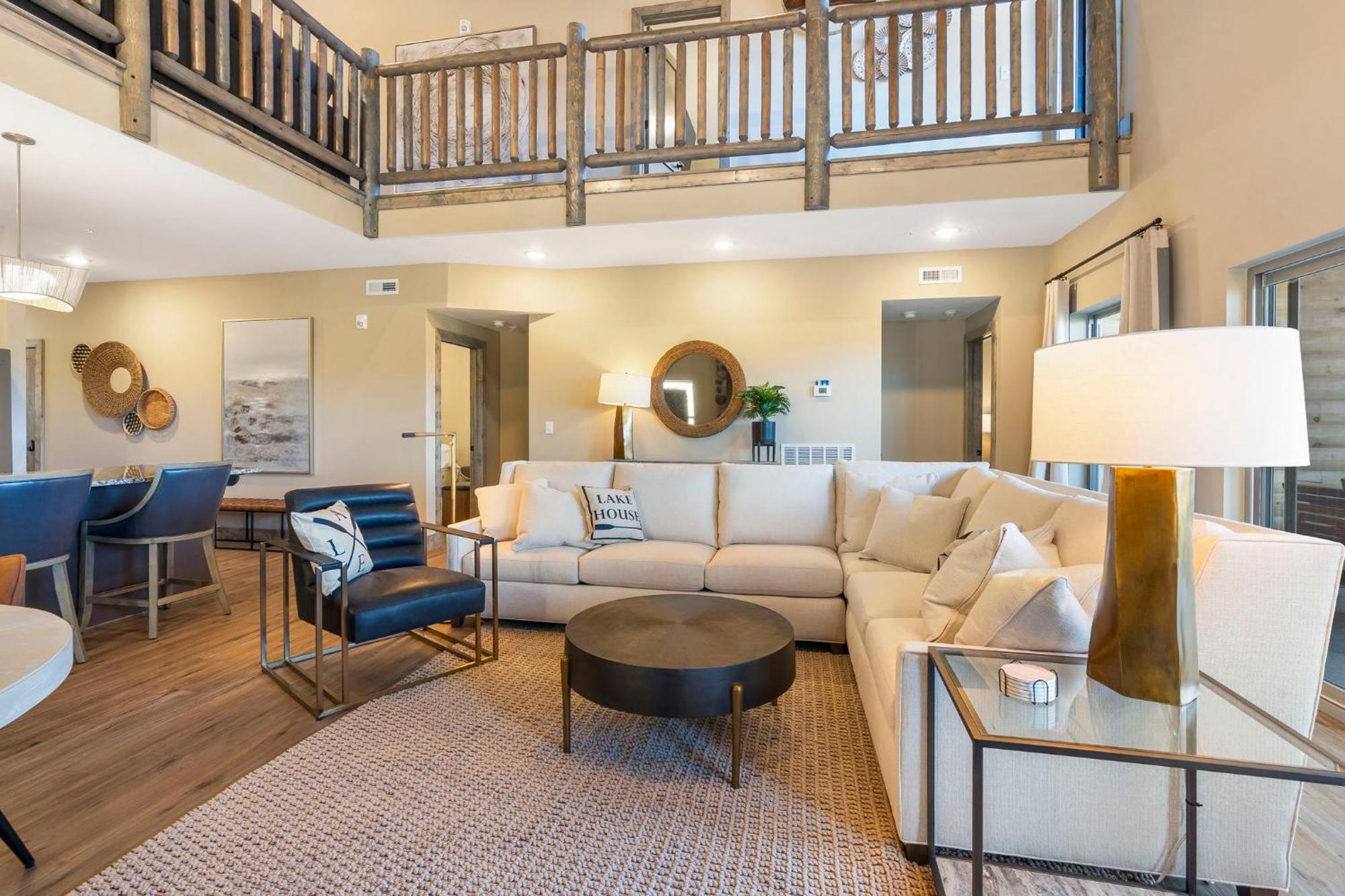 New Log Cabin, Pvt Hot Tub, Free Daily Activities, Shuffleboard, Arcade Holiday home *