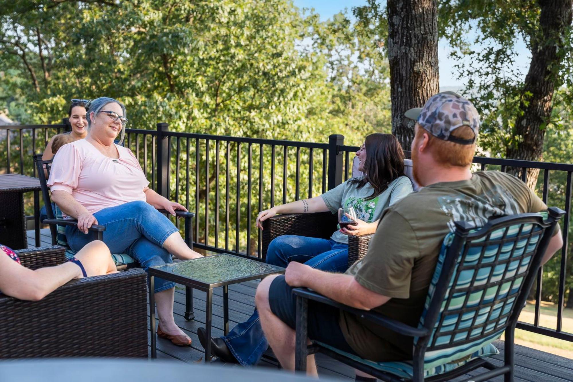 Holiday home Tablerock Views, Private Outdoor Pool, Karaoke/games-2 Kitchens! Secluded On A Few Acres! Branson