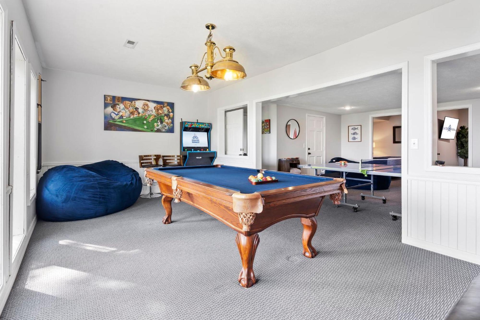 Holiday home Tablerock Views, Private Outdoor Pool, Karaoke/games-2 Kitchens! Secluded On A Few Acres! *