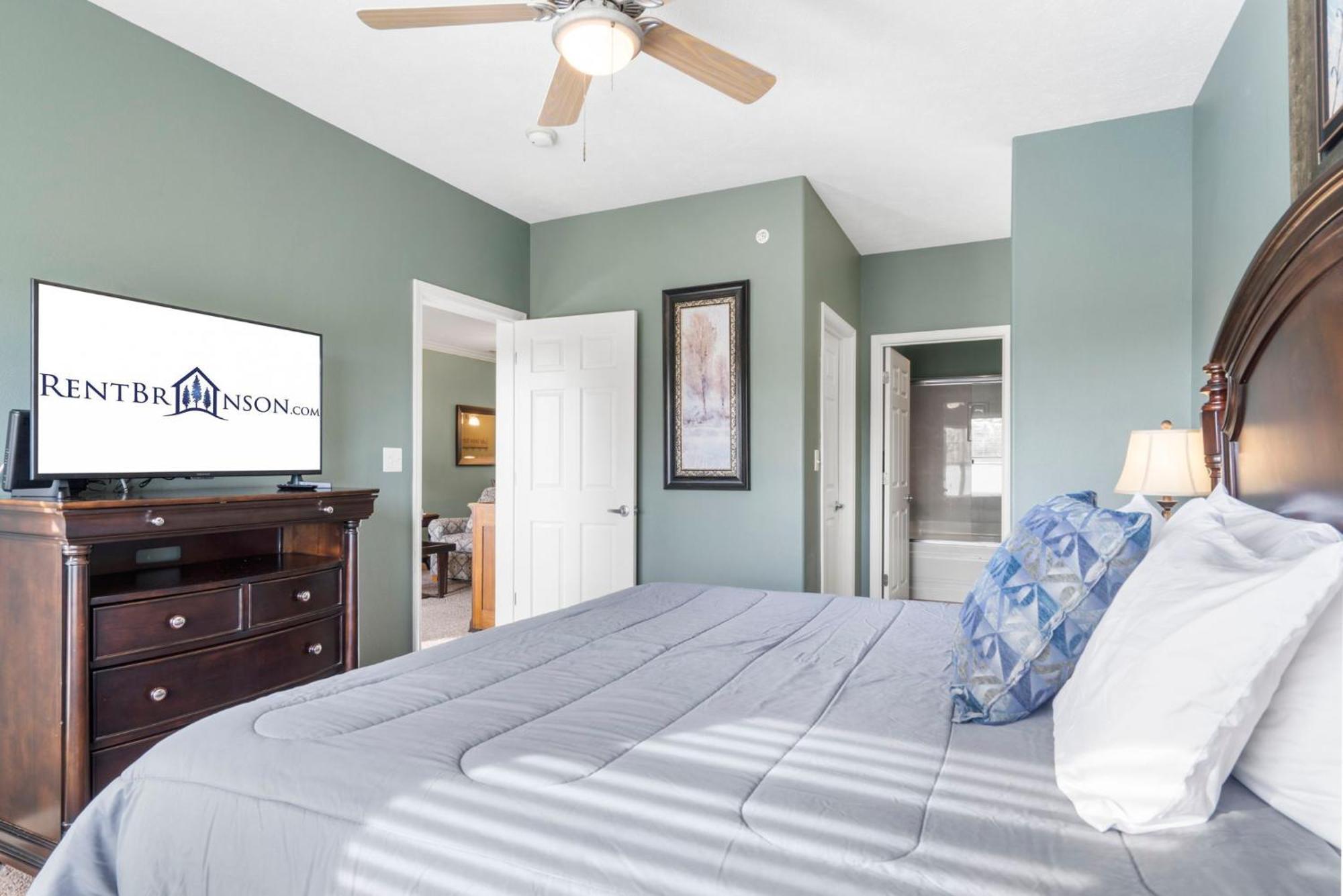 2 Bedroom 0condo W Deck & Wooded Views-free Attraction Tickets-close To State Park Marina