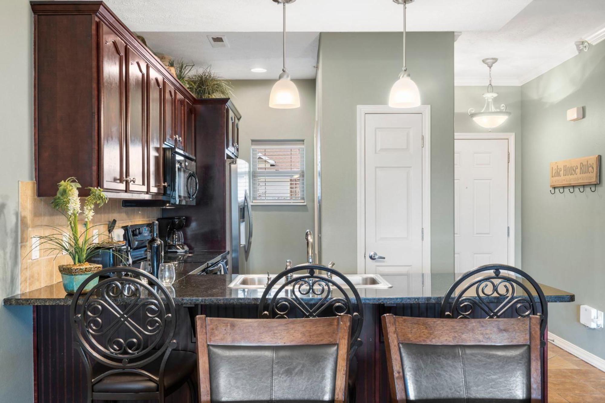 2 Bedroom 0condo W Deck & Wooded Views-free Attraction Tickets-close To State Park Marina