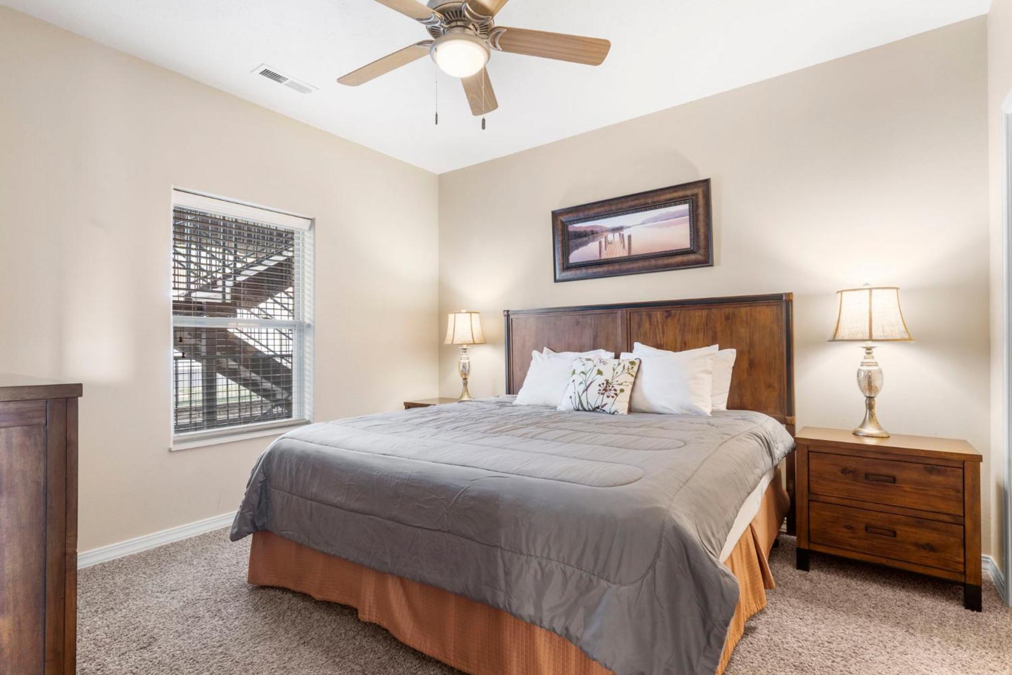 2 Bedroom 0condo W Deck & Wooded Views-free Attraction Tickets-close To State Park Marina Holiday home Branson