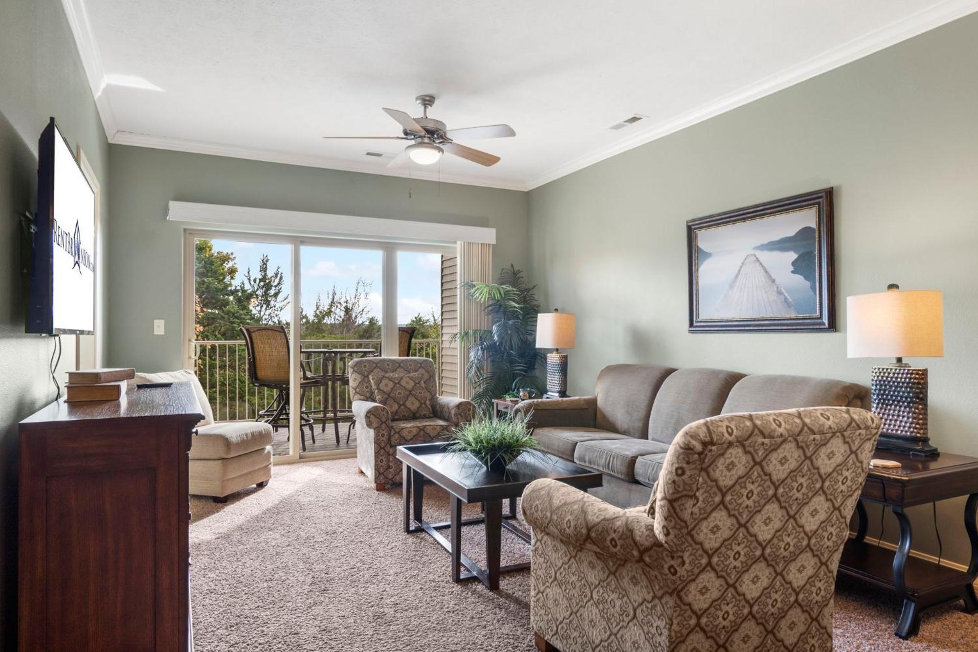 2 Bedroom 0condo W Deck & Wooded Views-free Attraction Tickets-close To State Park Marina Holiday home
