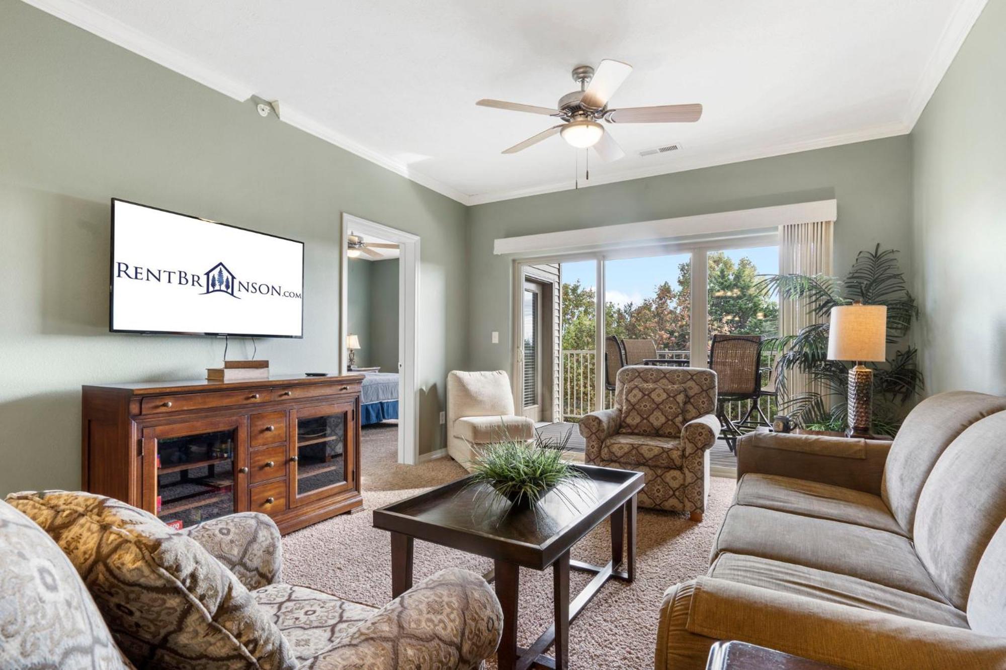2 Bedroom 0condo W Deck & Wooded Views-free Attraction Tickets-close To State Park Marina Holiday home *
