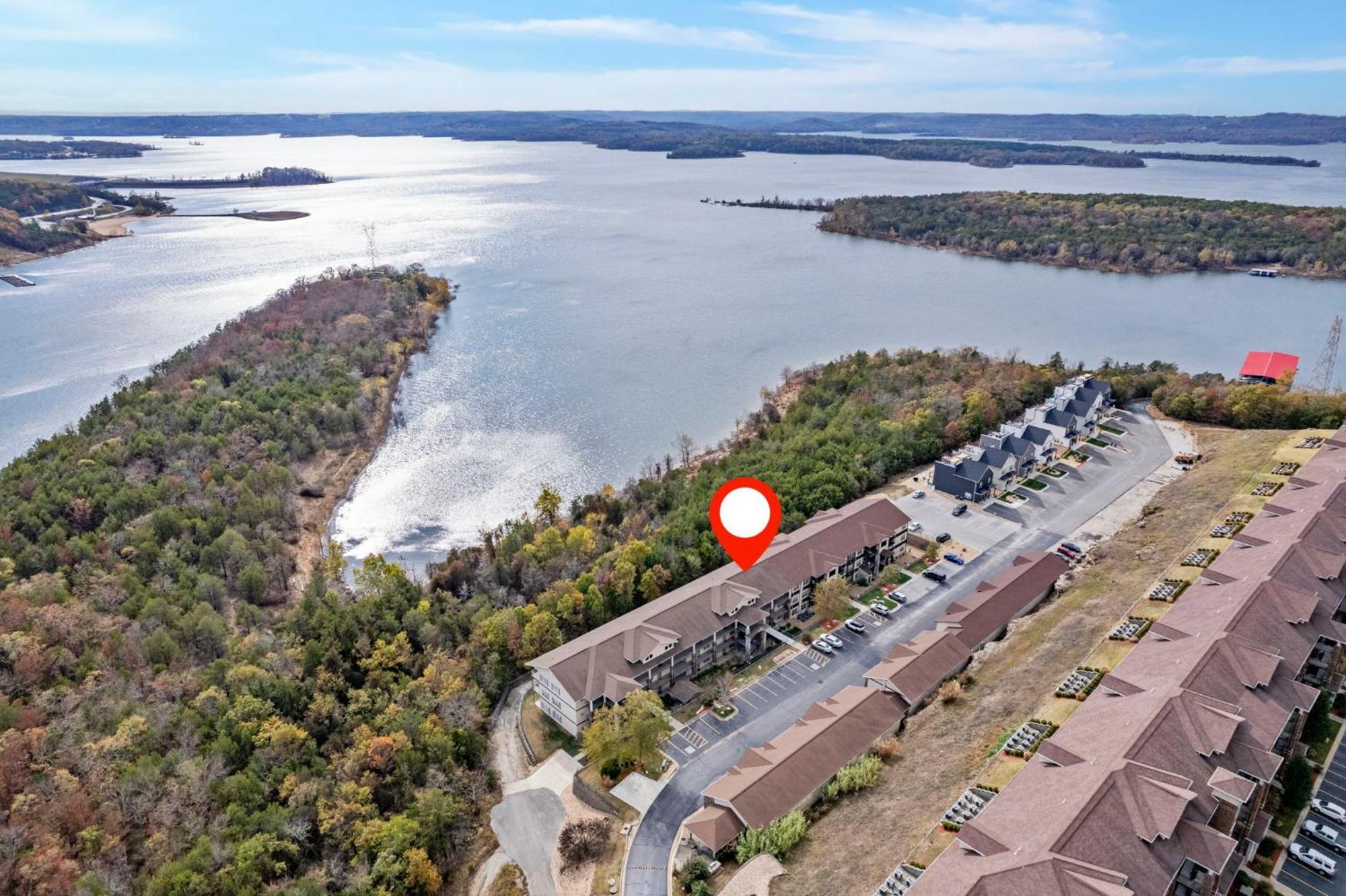 2 Bedroom 0condo W Deck & Wooded Views-free Attraction Tickets-close To State Park Marina * Branson