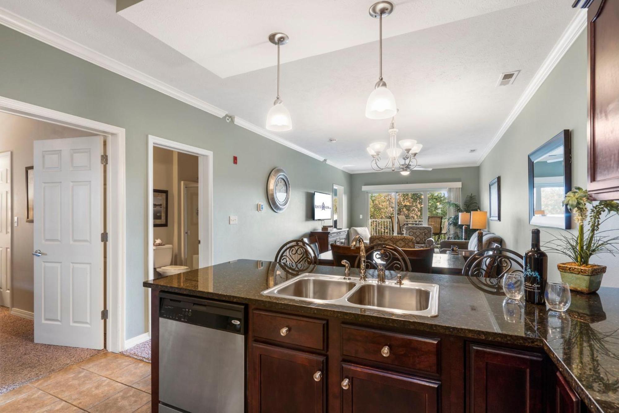 Holiday home 2 Bedroom 0condo W Deck & Wooded Views-free Attraction Tickets-close To State Park Marina