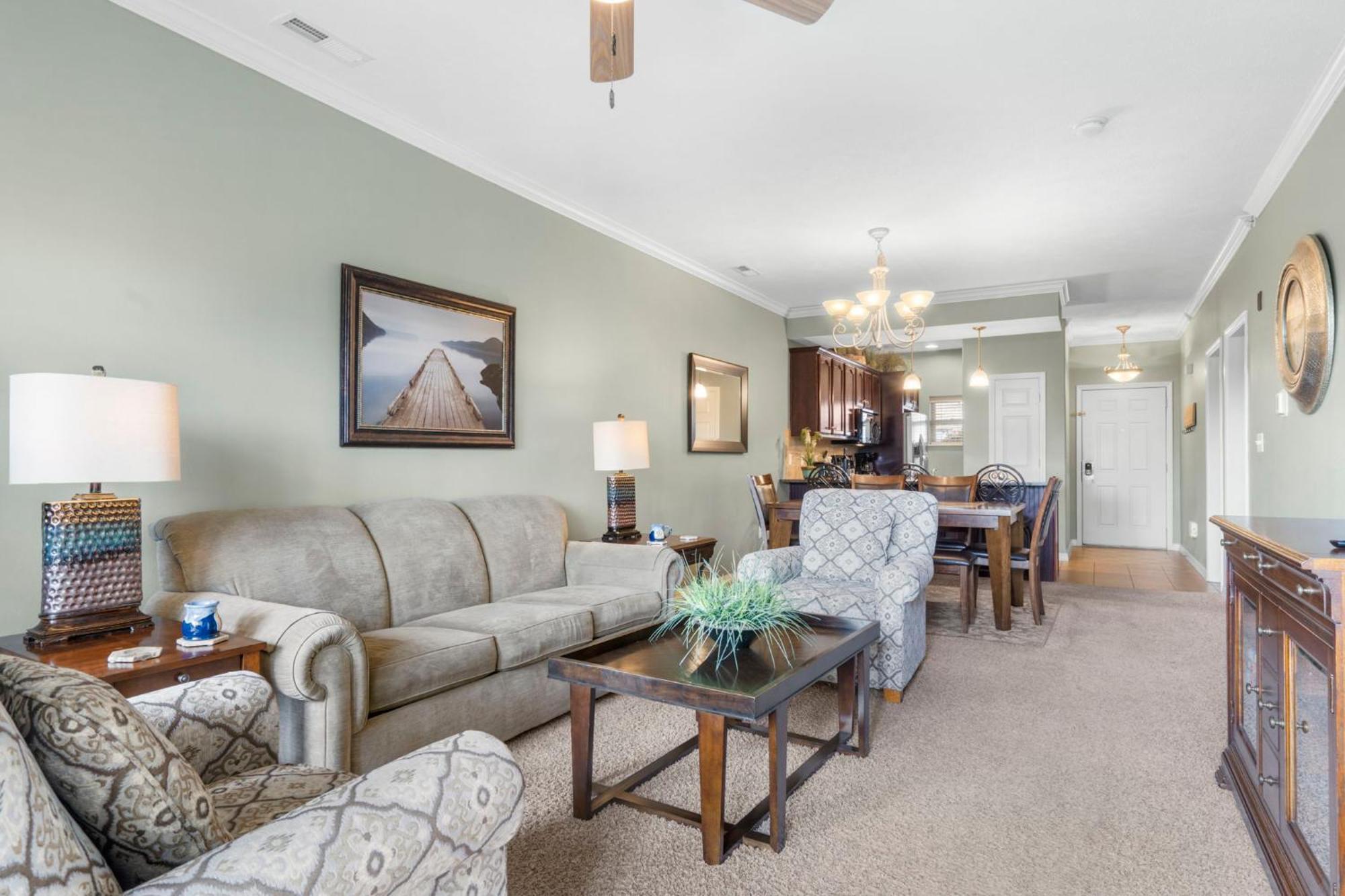 Holiday home 2 Bedroom 0condo W Deck & Wooded Views-free Attraction Tickets-close To State Park Marina Branson