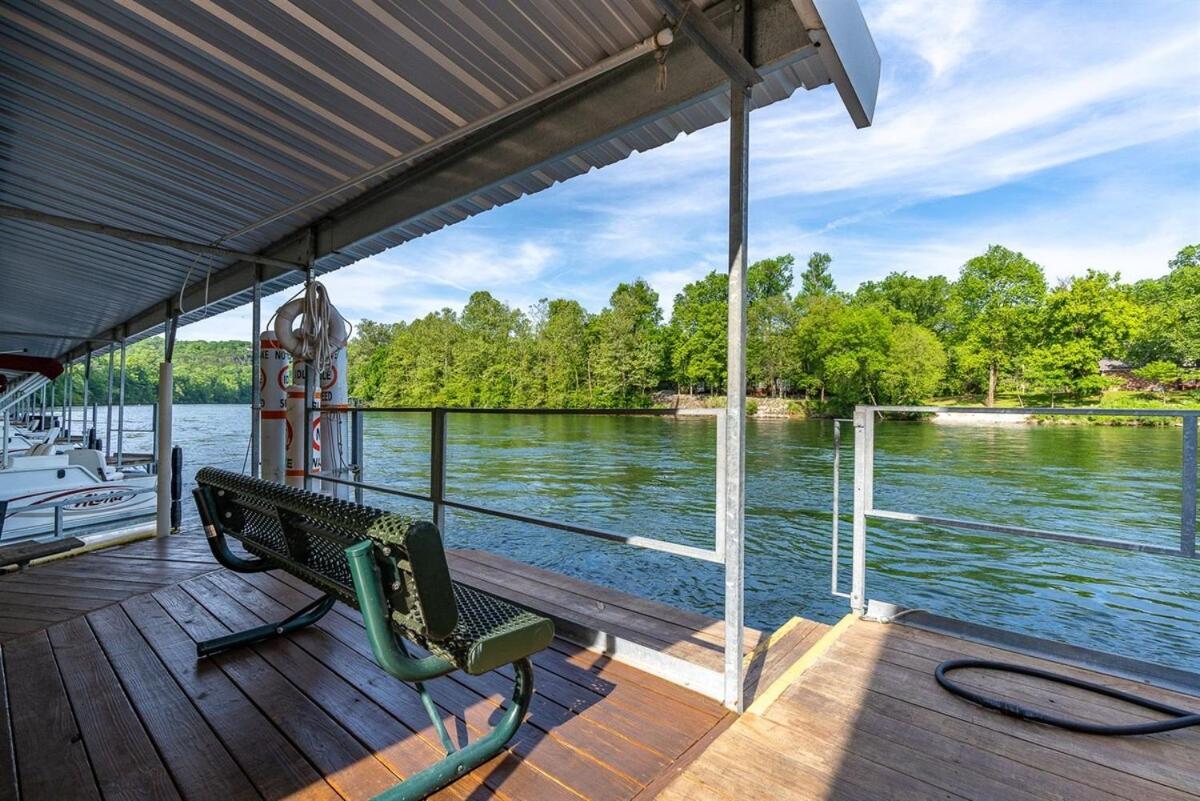 Fall Creek 34-7, Screened Porch, Pet Friendly, Great Location * Branson