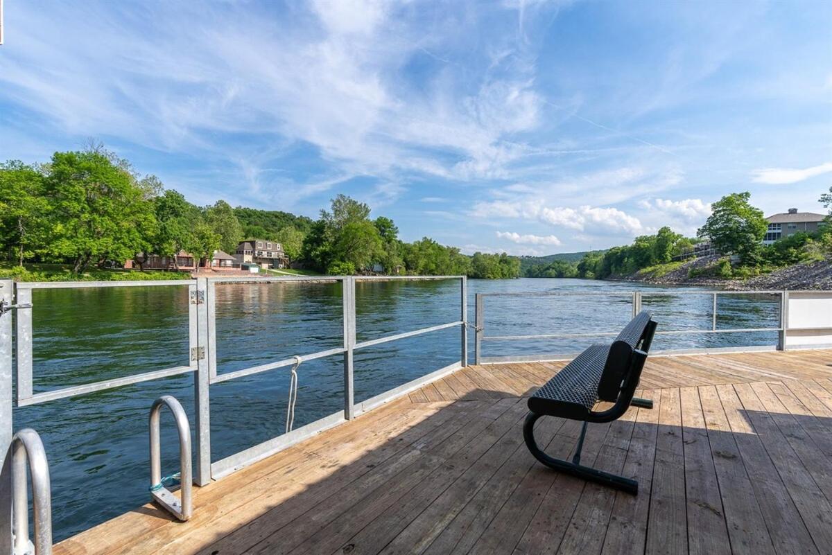 Fall Creek 34-7, Screened Porch, Pet Friendly, Great Location Apartment