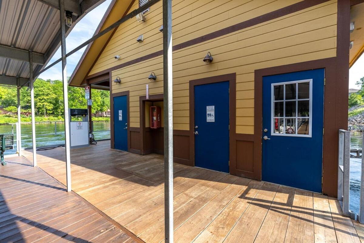 Fall Creek 34-7, Screened Porch, Pet Friendly, Great Location Apartment Branson
