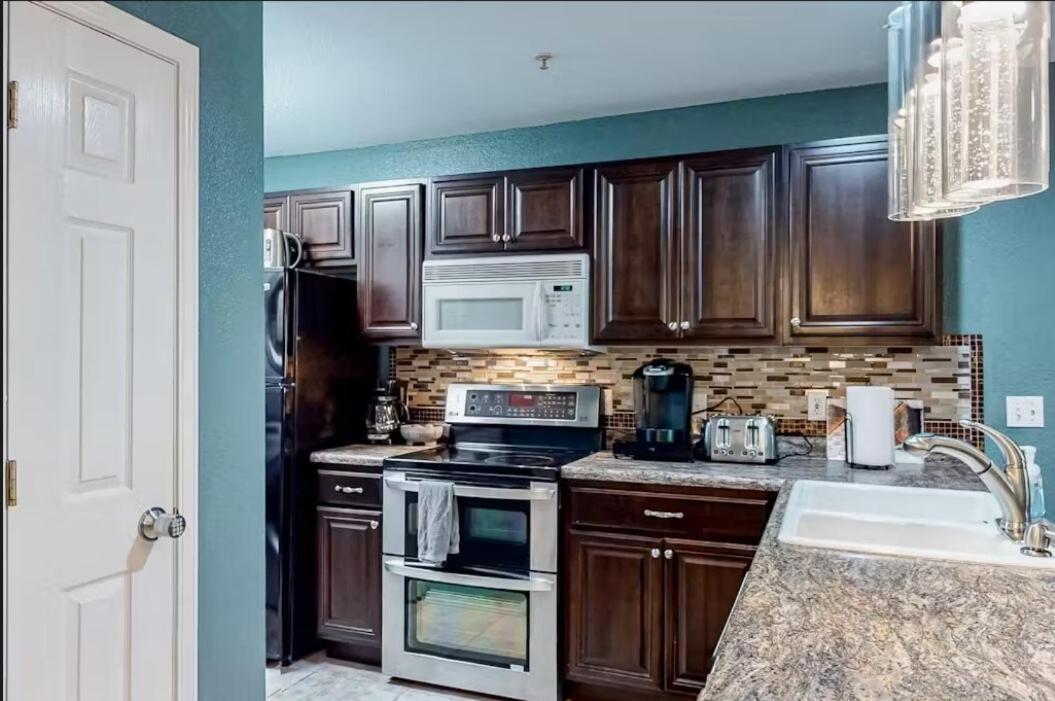Apartment Fall Creek 34-7, Screened Porch, Pet Friendly, Great Location *