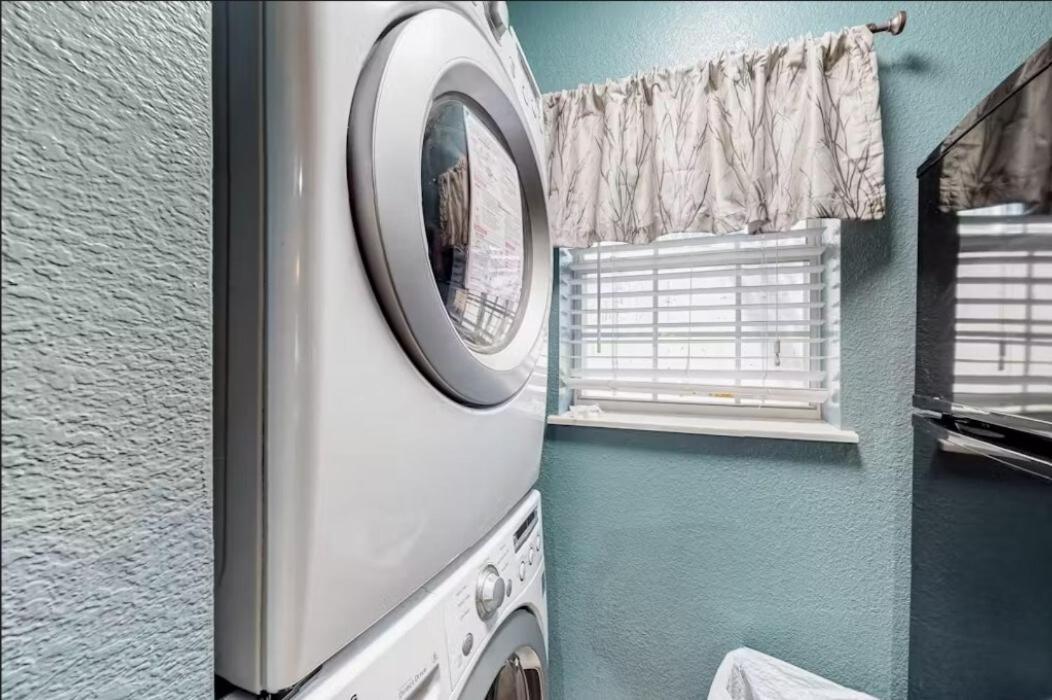 Fall Creek 34-7, Screened Porch, Pet Friendly, Great Location Apartment