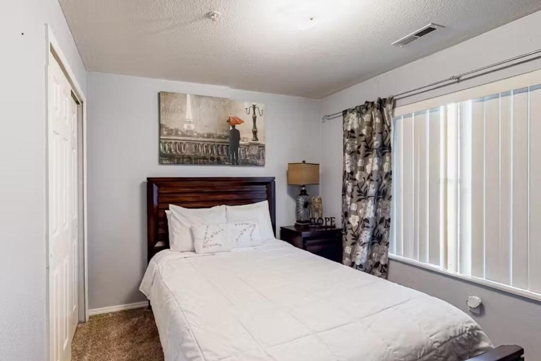 Fall Creek 34-7, Screened Porch, Pet Friendly, Great Location Apartment *