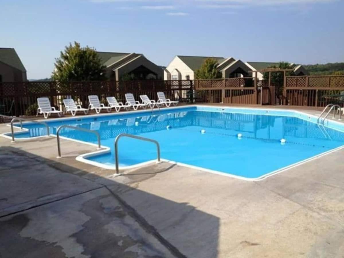 Apartment The Cove 21-3 By Sdc, Big Deck, Pool, Hot Tub, By Lake, No Stairs