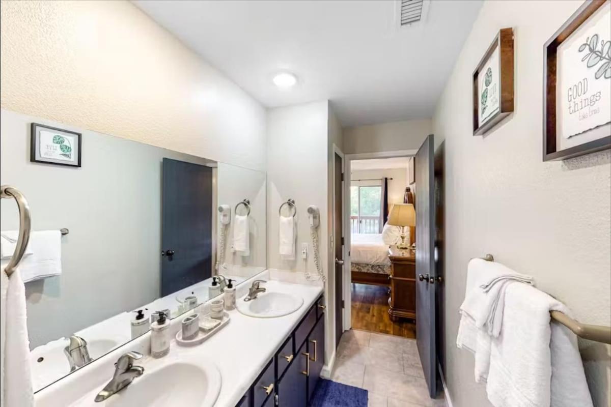 The Cove 21-3 By Sdc, Big Deck, Pool, Hot Tub, By Lake, No Stairs Apartment *